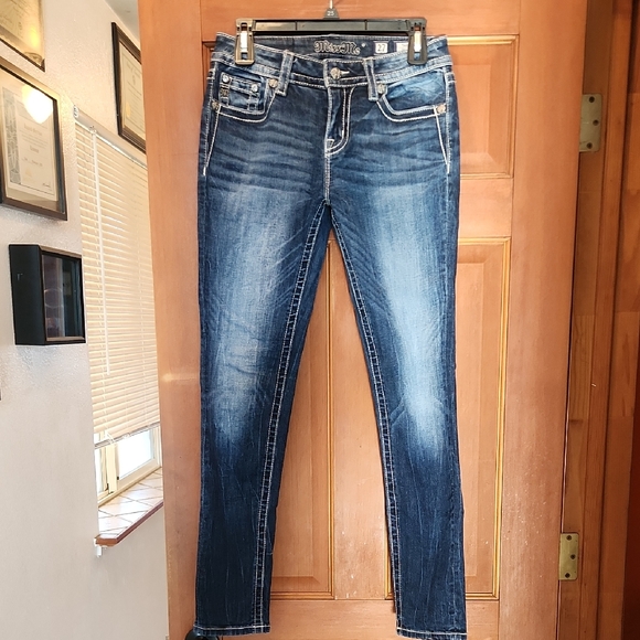 Miss Me Denim - Miss Me Hailey Straight Leg Skinny Jeans With Bling